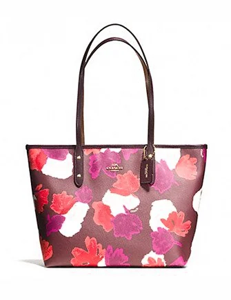 Coach crossbody bags in a vibrant, eye - catching color for a bold statementCoach City Zip Tote In Field Floral Print