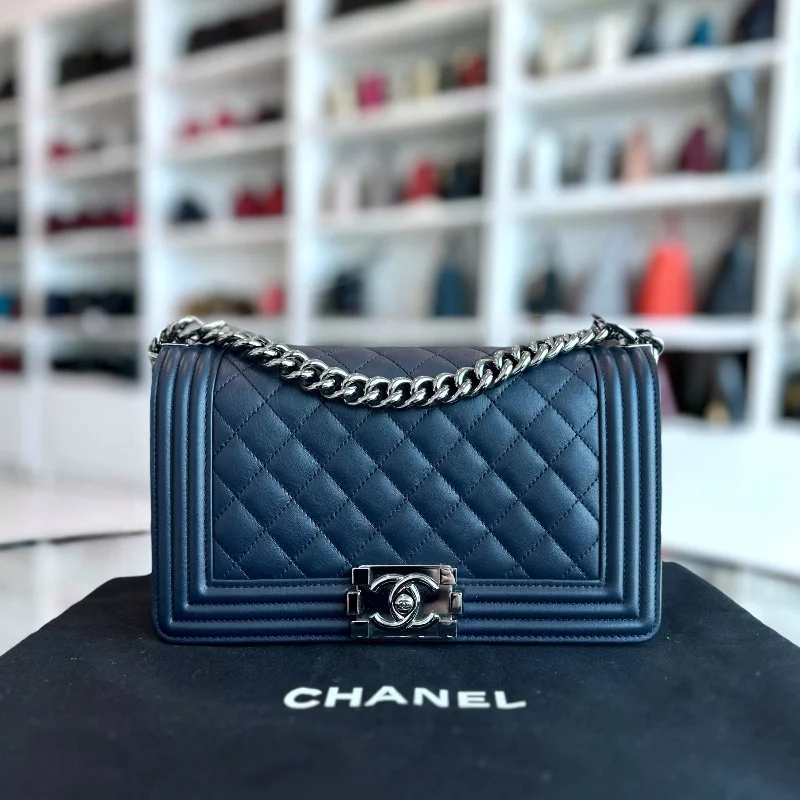 Chanel Lightweight Handbag for Daily Errands*Calfskin* Boy Old Medium 25CM Quilted Smooth Calfskin Leboy Dark Blue SHW No 20