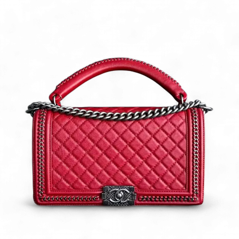 Chanel Quilted Leather Shoulder Bag for FashionistasChanel Calfskin Boy Handle New Medium 28CM Quilted Leboy Palladium Silver Hardware Series 23