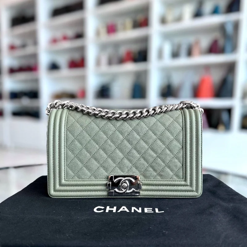 Chanel New Arrival Handbag with Gold HardwareCaviar Boy Old Medium 25CM Quilted Calfskin Leboy Green SHW No 25