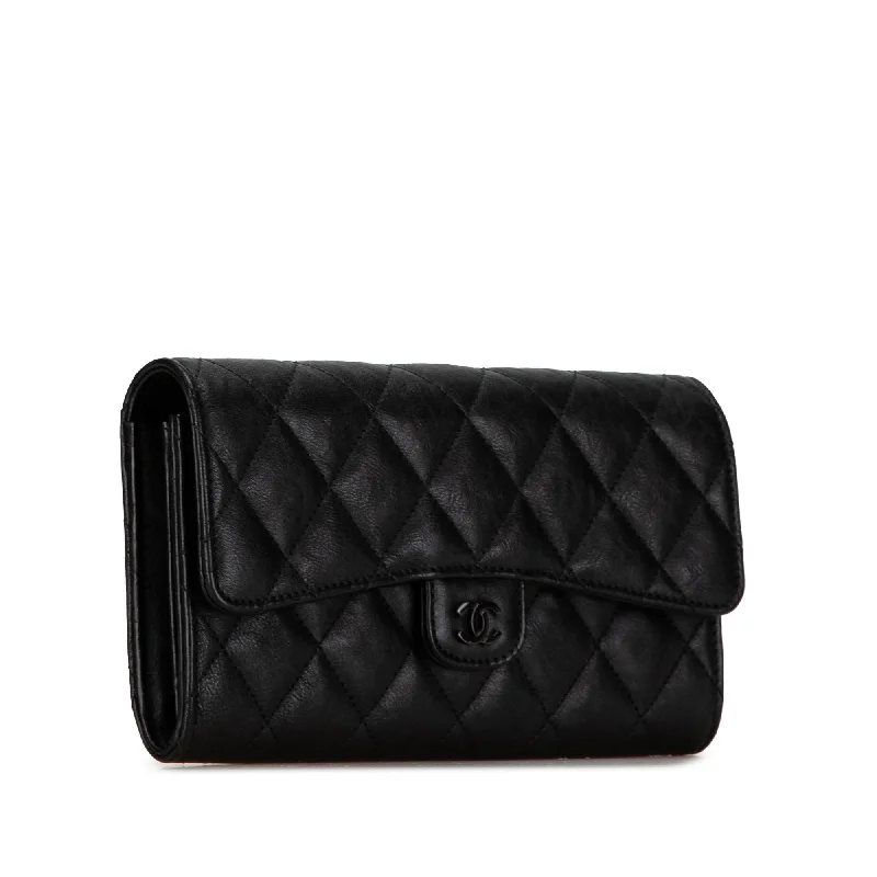 Chanel Quilted Leather Shoulder Bag for FashionistasChanel CC Quilted Lambskin Flap Continental Wallet (qj5L2r)