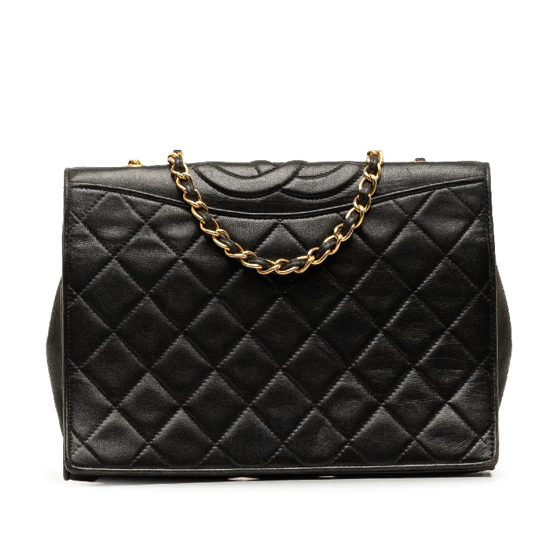 Chanel New Arrival Handbag with Gold HardwareChanel CC Quilted Lambskin Full Flap (wxEZyN)