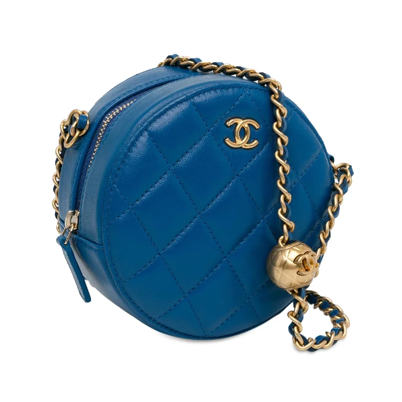 Chanel Quilted Leather Shoulder Bag for FashionistasChanel CC Quilted Lambskin Pearl Crush Round Clutch with Chain (Yjxo07)