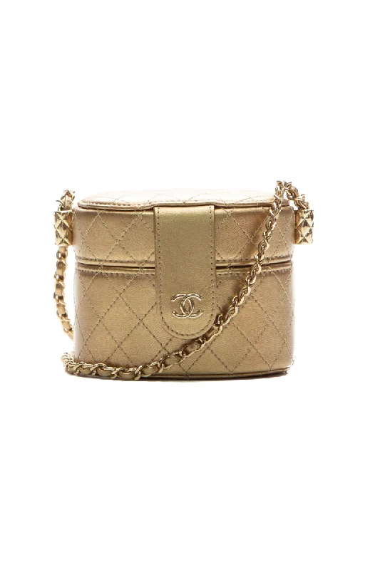 Chanel Lightweight Handbag for Daily ErrandsRound Vanity Clutch with Chain