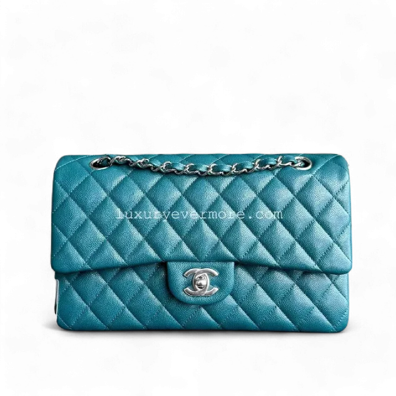 Chanel Lightweight Handbag for Daily Errands*Unused* Chanel Classic Flap Medium - Caviar Quilted Calfskin Green Blue SHW No 26