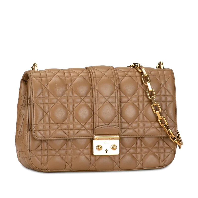 High - fashion Christian Dior bags with a geometric patternDior Medium Lambskin Cannage Miss Dior Flap (cvdE6F)