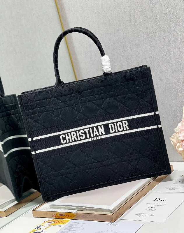 Christian Dior Saddle bags with a studded trim for a bold lookWF - Dior Bag - 413